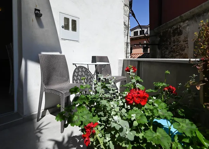 Stube Old Town With Balcony Апартаменты *