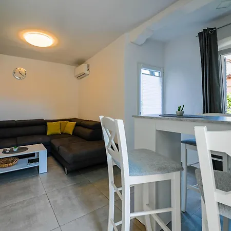 Stube Old Town With Balcony Apartmán
